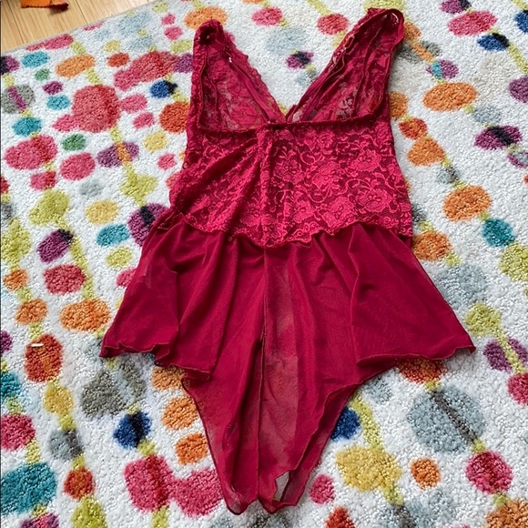 Lingerie - Picture 4 of 5